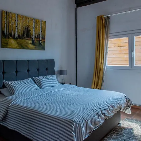 Amazing Coast House On A Tranquil Organic Farm *